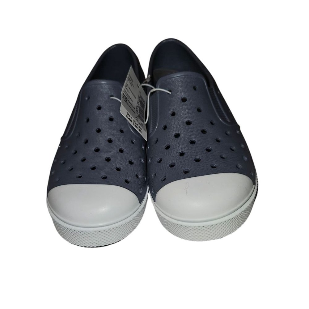 The Children’s Place Kids Perforated Water Sneakers Boys size 12 NEW